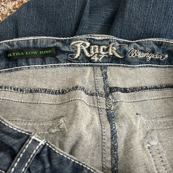 Wrangler Rock 47 Ultra Low Rise Embellished Flare Women’s Jeans Size 7 - Picture 6 of 10